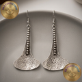 Eskitme Gümüş Renkli Yelpaze Formlu Otantik Küpe