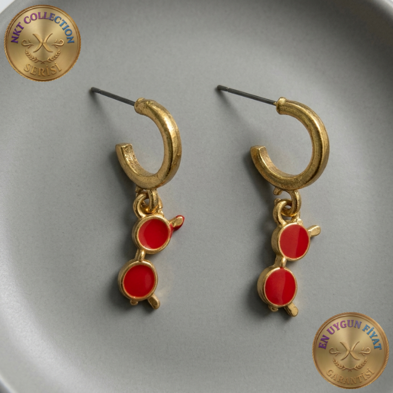 Kırmızı Gözlük Figürlü Sallantılı Gold Renk Küpe
