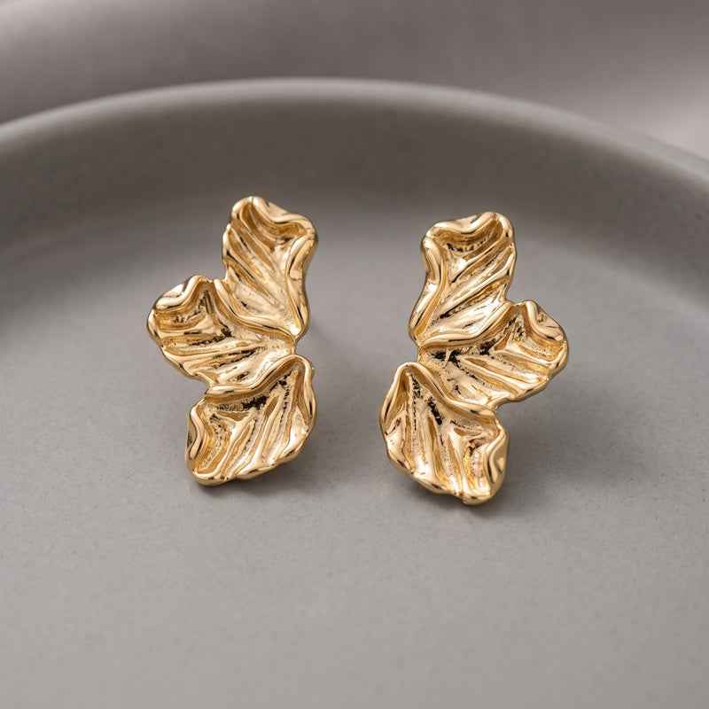 Gold Renk Dokulu Yaprak Küpe