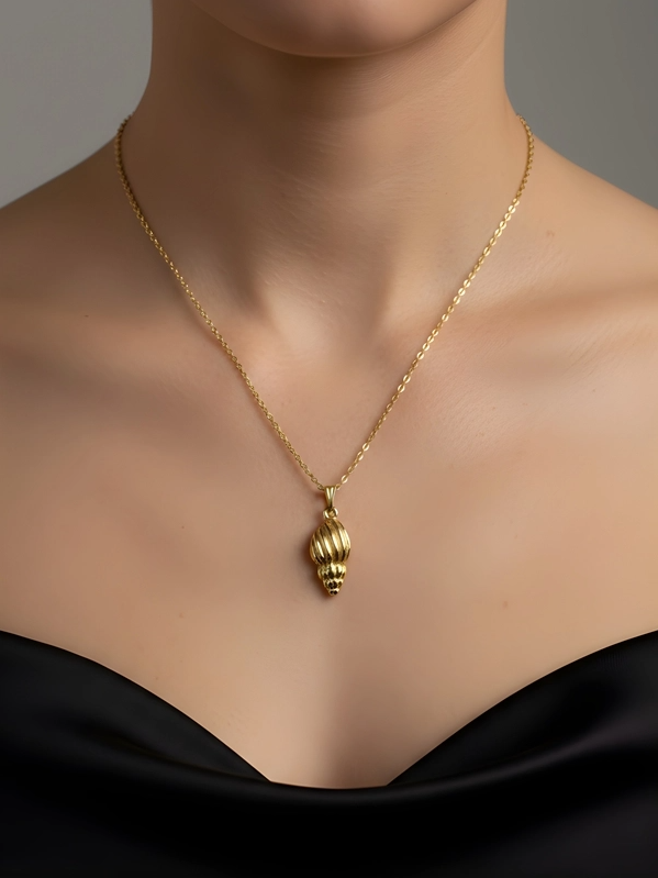 Gold Renk Deniz Kabuğu Figürlü Kolye