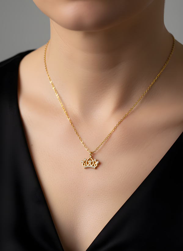 Gold Renk Taşlı Taç Figürlü Kolye