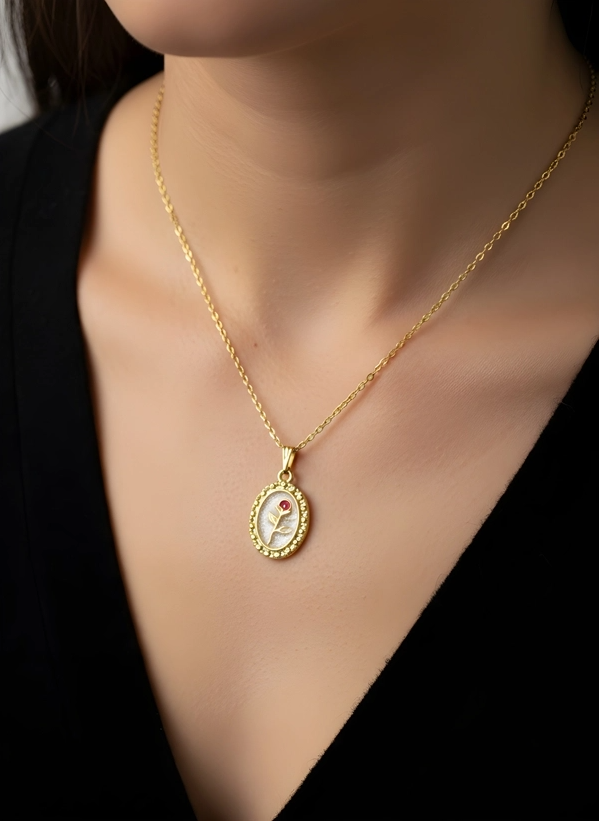 Gold Renk Vintage Oval Gül Detaylı Kolye