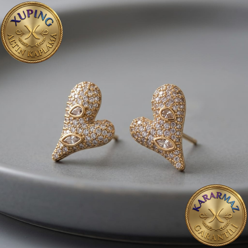 Zirkon Taşlı Altın Kaplama Gold Özel Tasarım Asimetrik Kalp Çivi Küpe